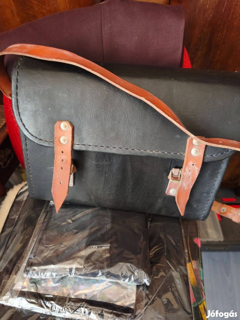 Szerszám táska valódi bőrből készült szijakkal
