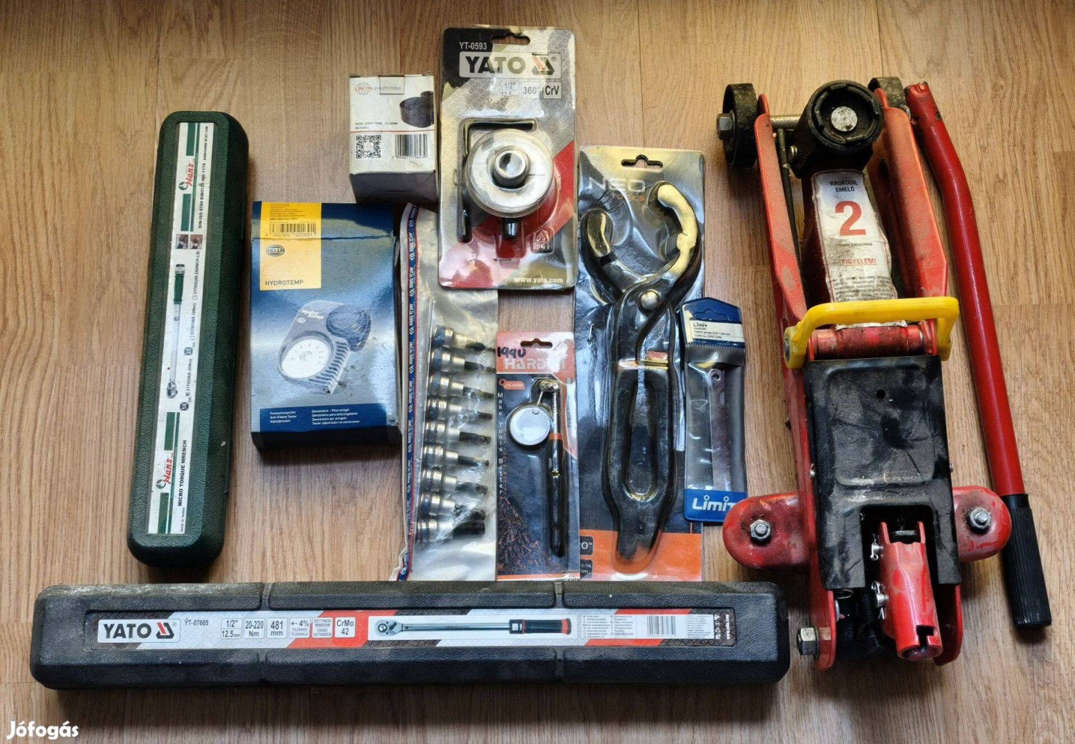Szerszámok autóhoz egyben eladó