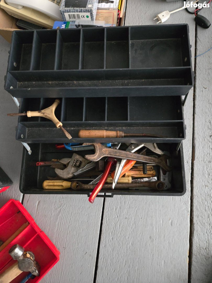 Szerszámok,szerszámosláda eladó