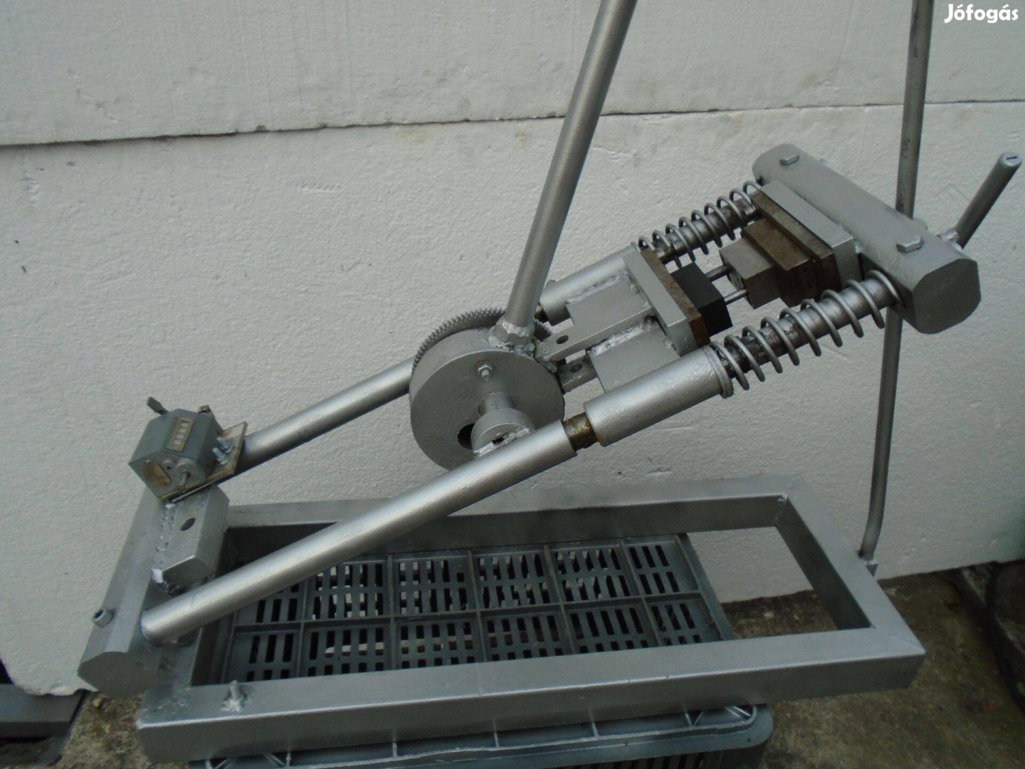 Szerszámprés számlálóval kézi