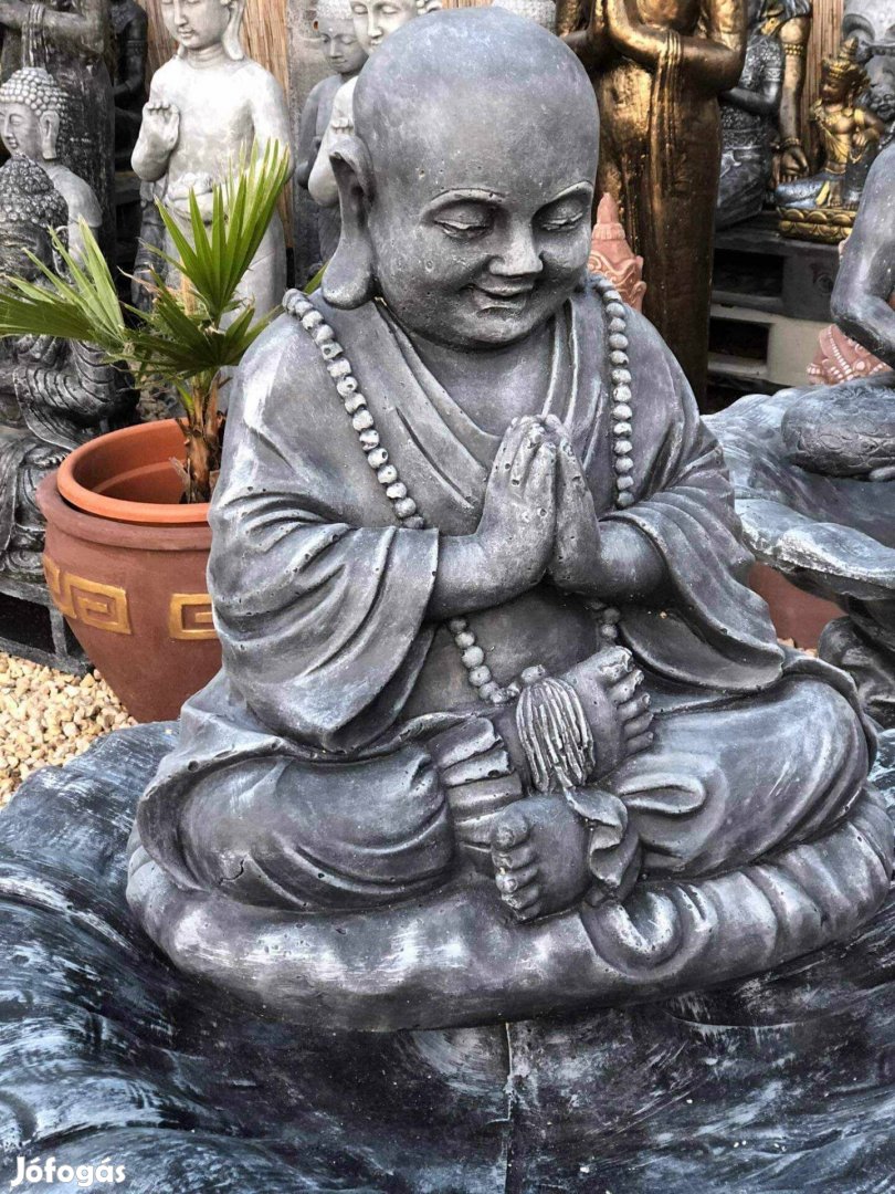 Szerzetes buddha szobor.... 