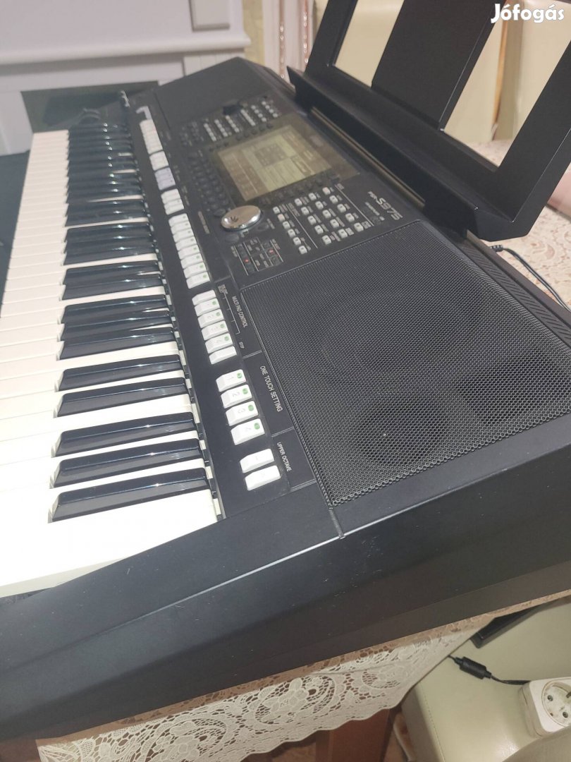 Sziasztok! Eladó/ vagy cserélhető! Yamaha Psr s 975 Gyári dobozában.