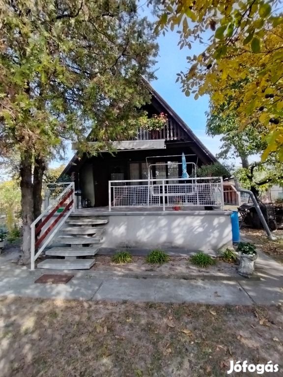 Szigetszentmiklós, Kavicsos tó közeli utca, 50 m2-es, üdülő