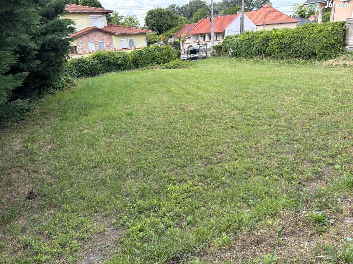 Szigetszentmiklóson,központban építési telek eladó