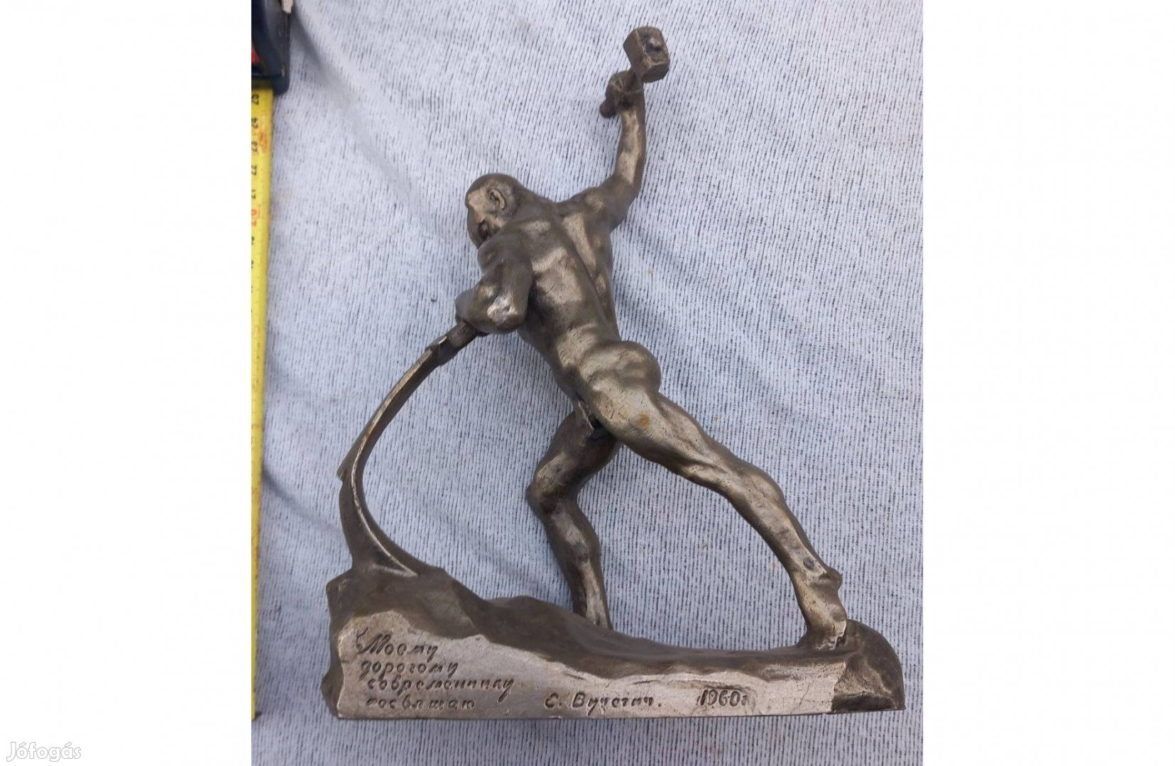 Szignózott szovjet fém szobor háború ellenes 1960 as évek