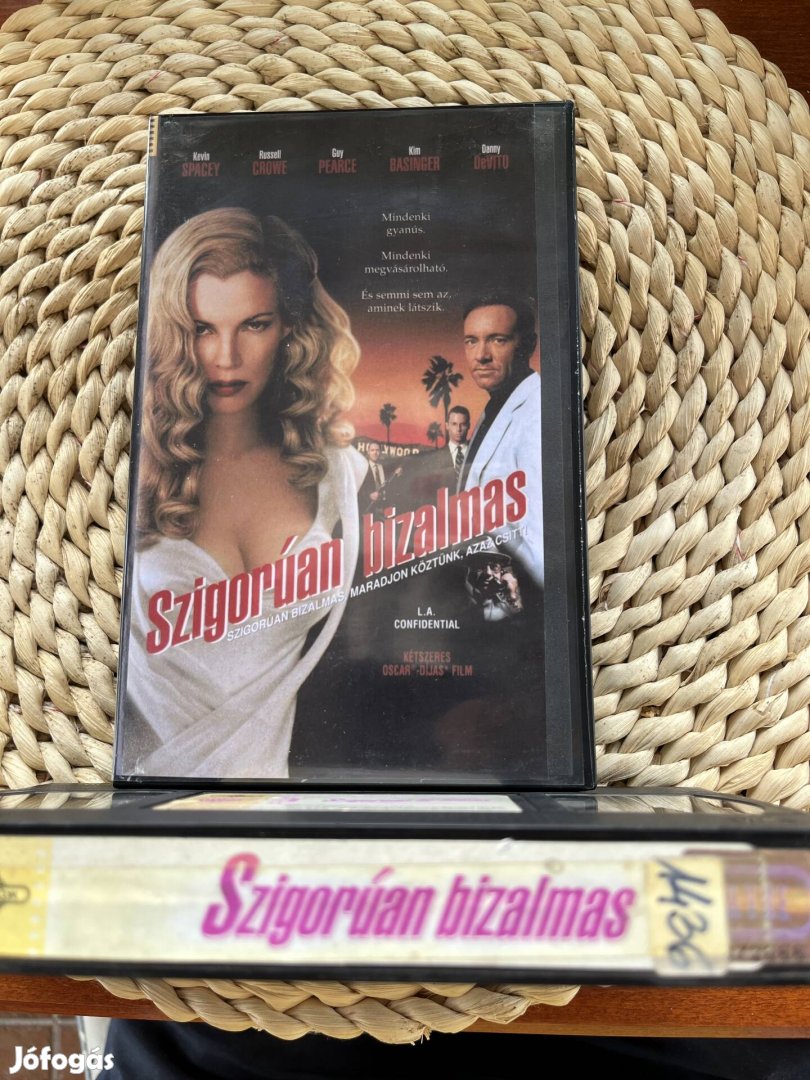 Szigorúan bizalmas vhs