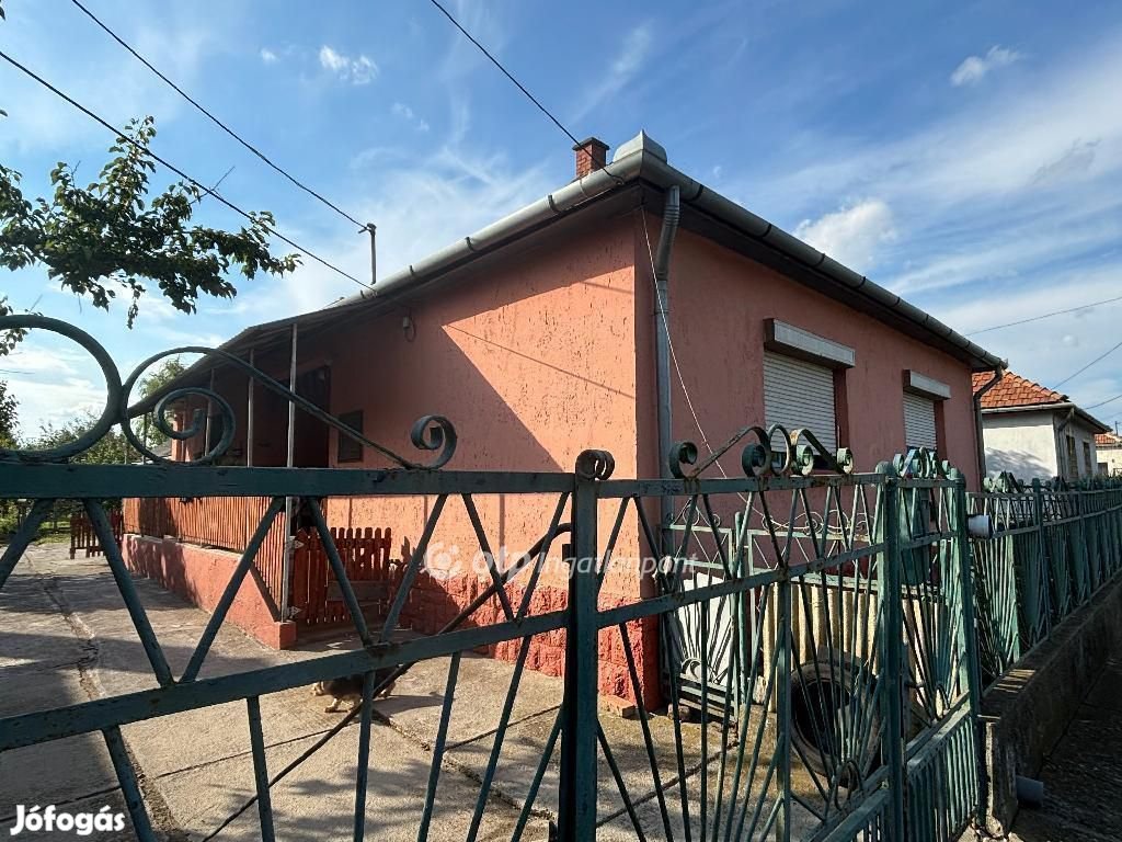 Szikszói eladó 100 nm-es ház