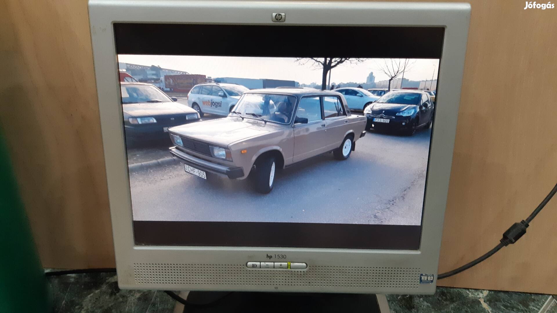 Színes LCD monitor 17 col