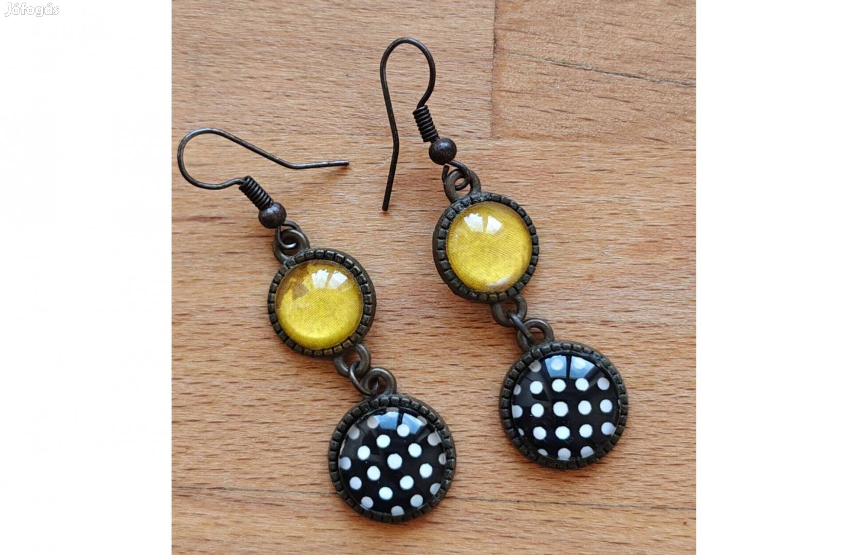 Színes beakasztós fülbevaló