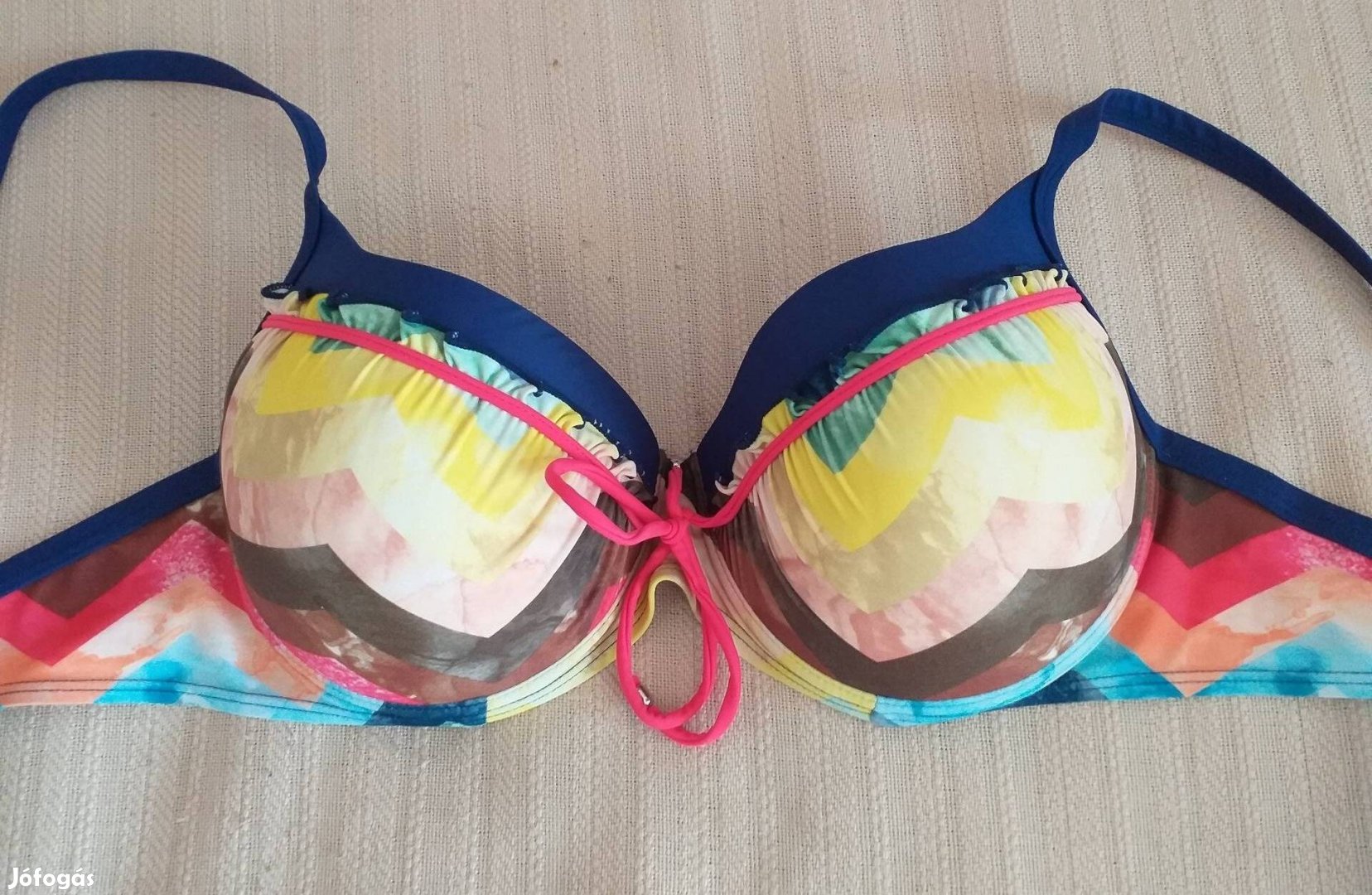 Szines bikini felső eladó xxxxxl..