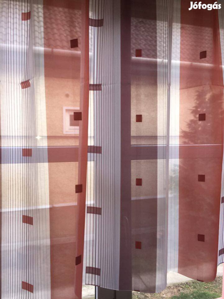 Szines csíkos voile függöny kocka mintával (280 x 150 cm)