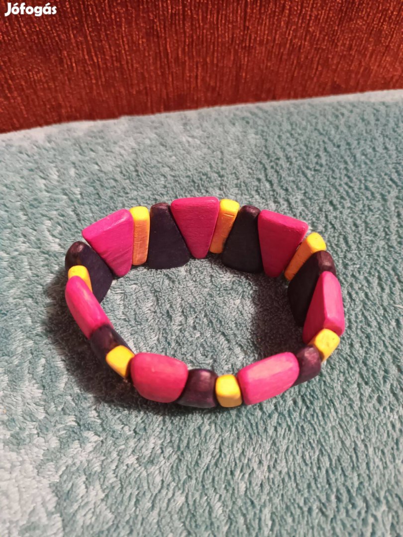 Színes fa karkötő sárga-lila-rózsaszín színekkel