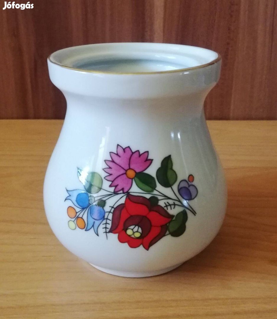 Színes kalocsai virágmintás kézzel festett csupor