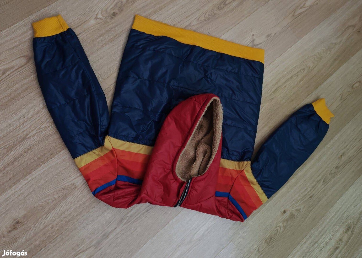 Színes sportos női dzseki