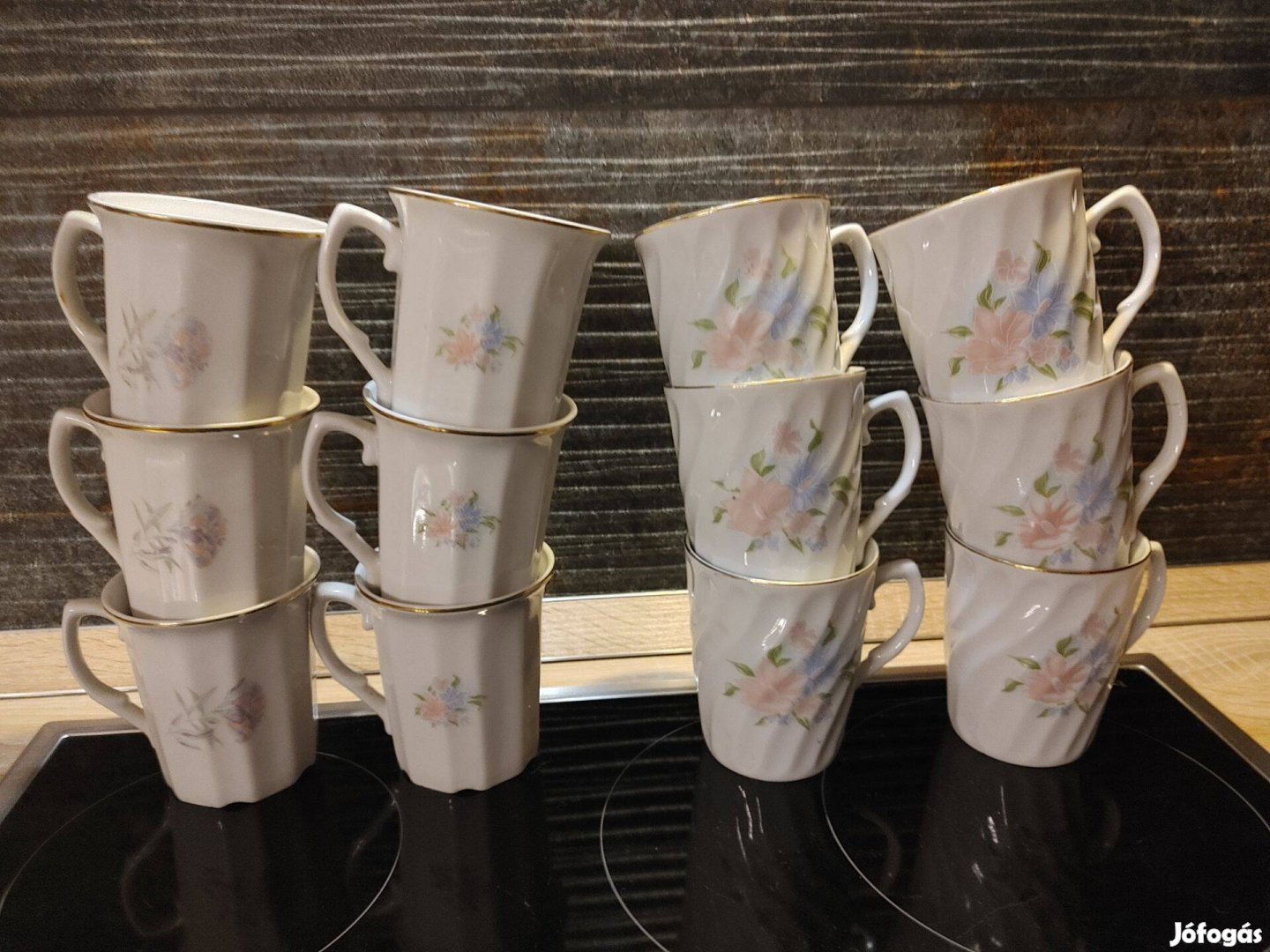 Színes virágos bögre készletek 6-6 db 6-6 ezer Ft