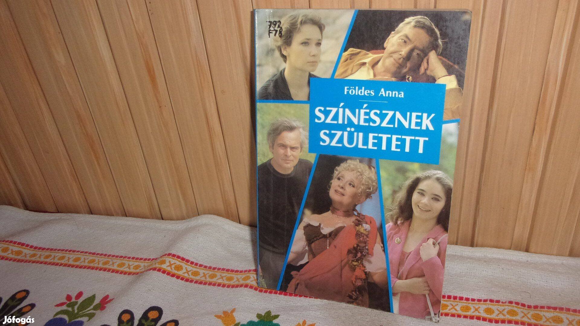 Színésznek született