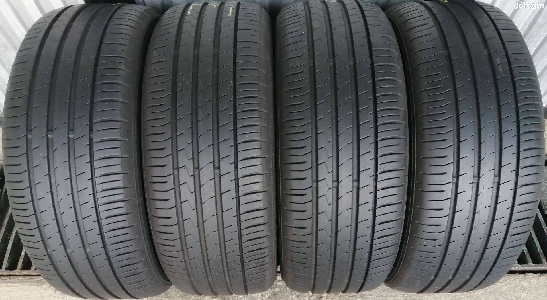 Szinte új 2020/30 Falken 205/55 R16 205/55R16 nyári gumi fél ár alatt