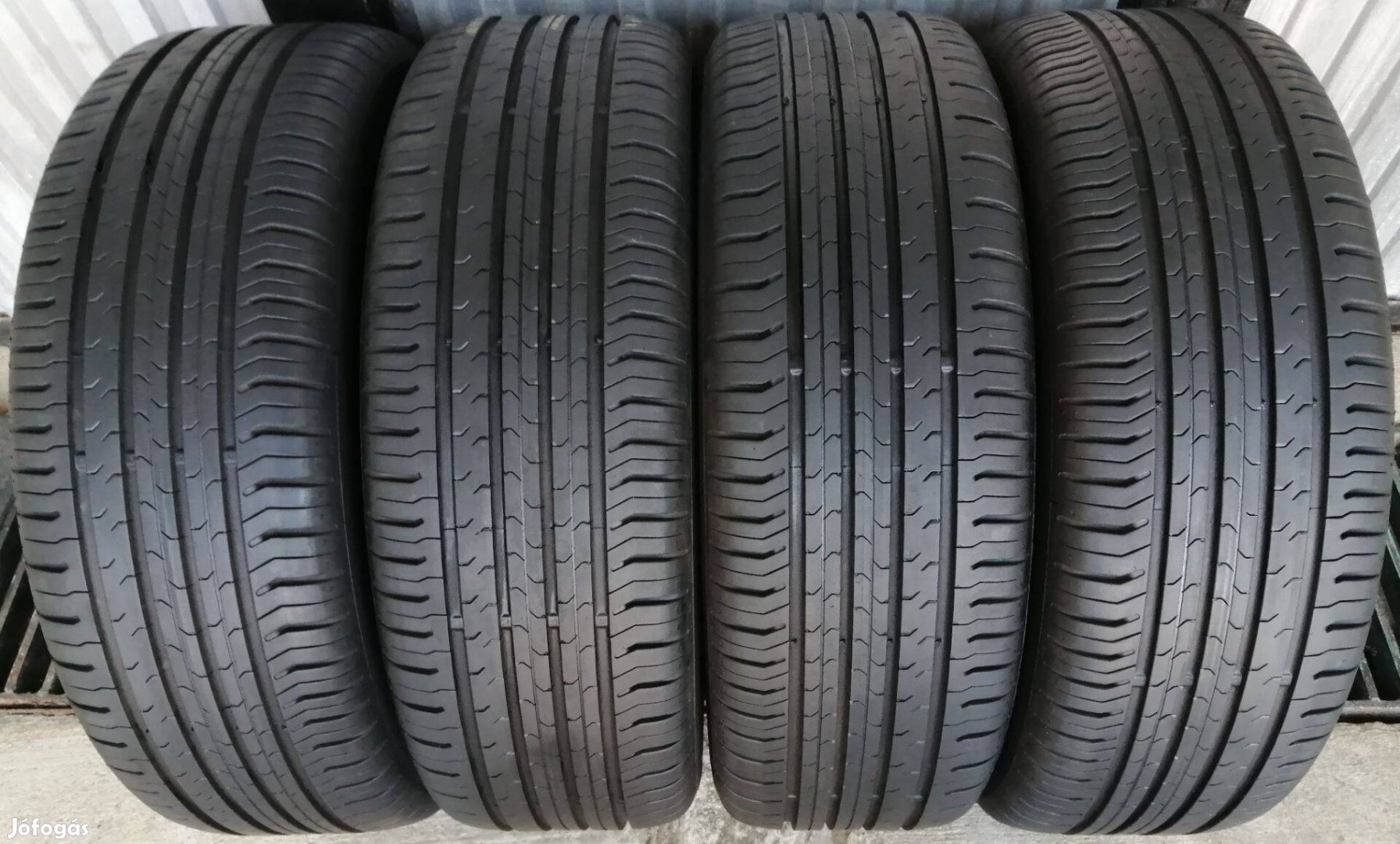 Szinte új 2023 Continental 215/60 R17 215/60R17 nyári gumi fél áralatt