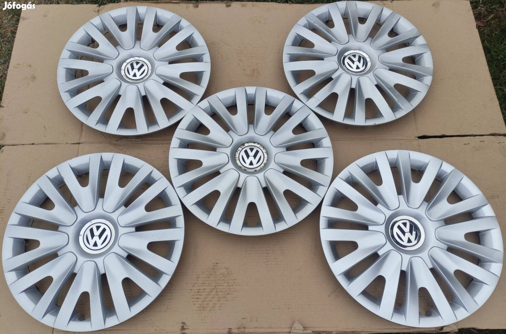 Szinte új 5db gyári VW R15 hibátlan dísztárcsa 5x112 R15 lemez felni !