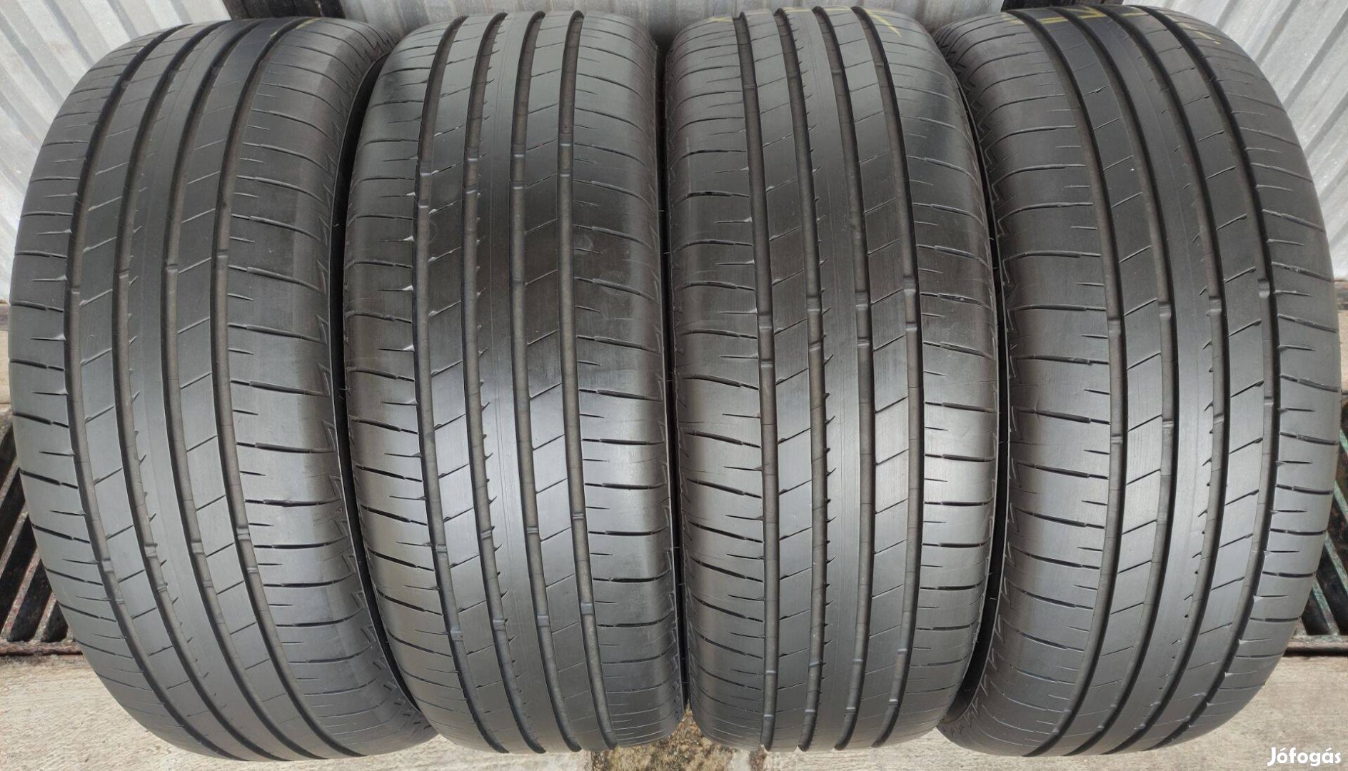 Szinte új Bridgestone T005 215/55 R18 215/55R18 nyári gumi negyed áron