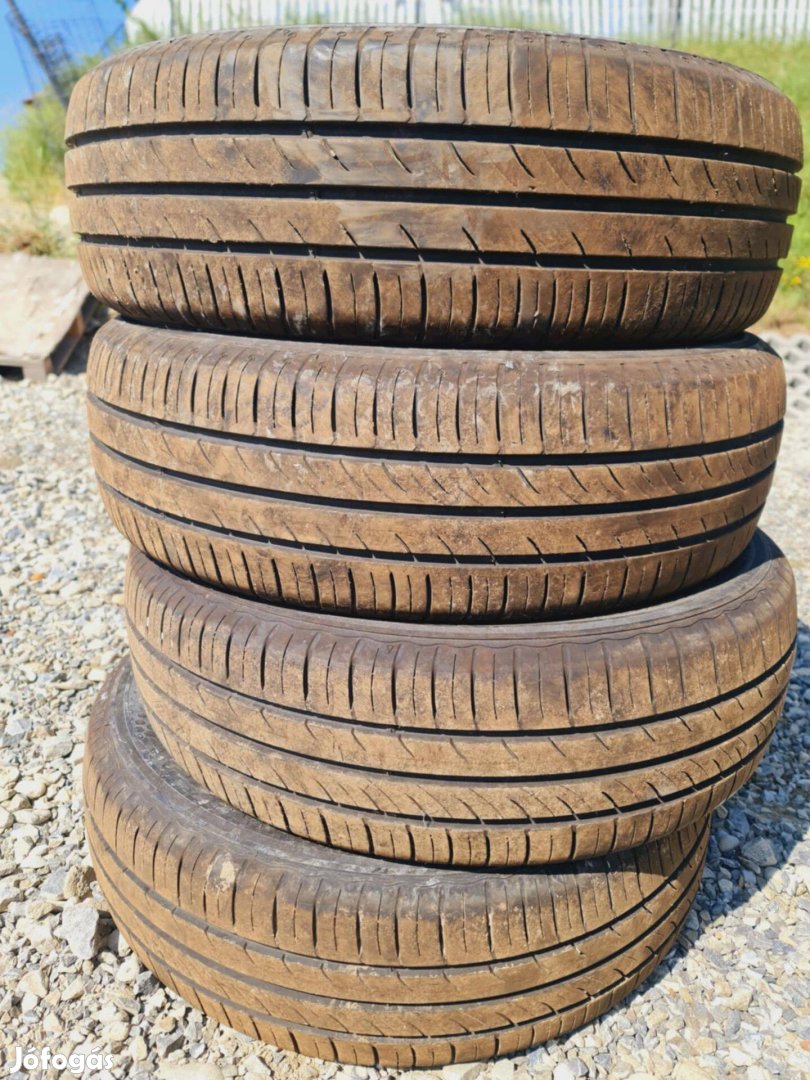 Szinte új Kumho 195/65 R15 gumiszett