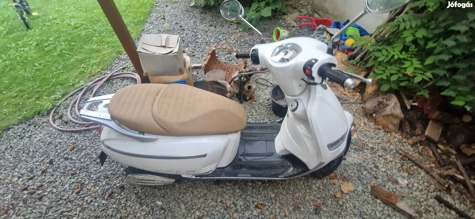 Szinte új, Keeway Versilia 125, gyönyörű robogó eladó 