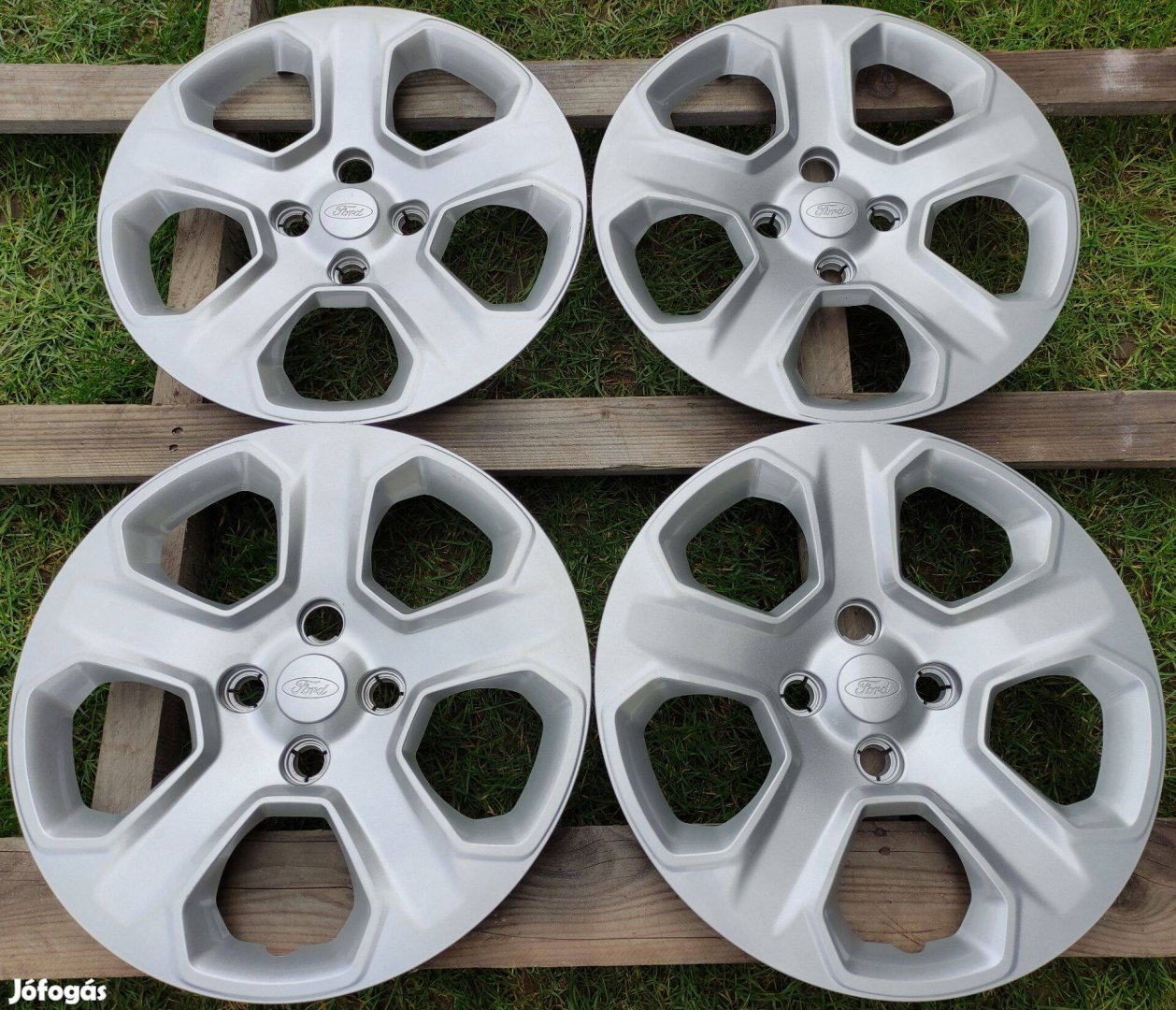 Szinte új gyári 4X108 Ford R16 16 " colos hibátlan dísztárcsa olcsón!