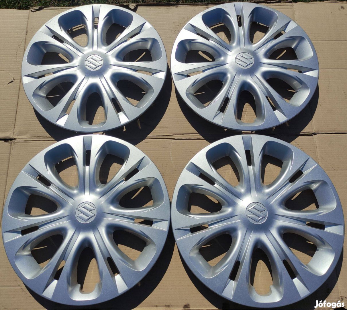 Szinte új gyári Suzuki R16 16" colos dísztárcsa + Tpms nyomás jeladó