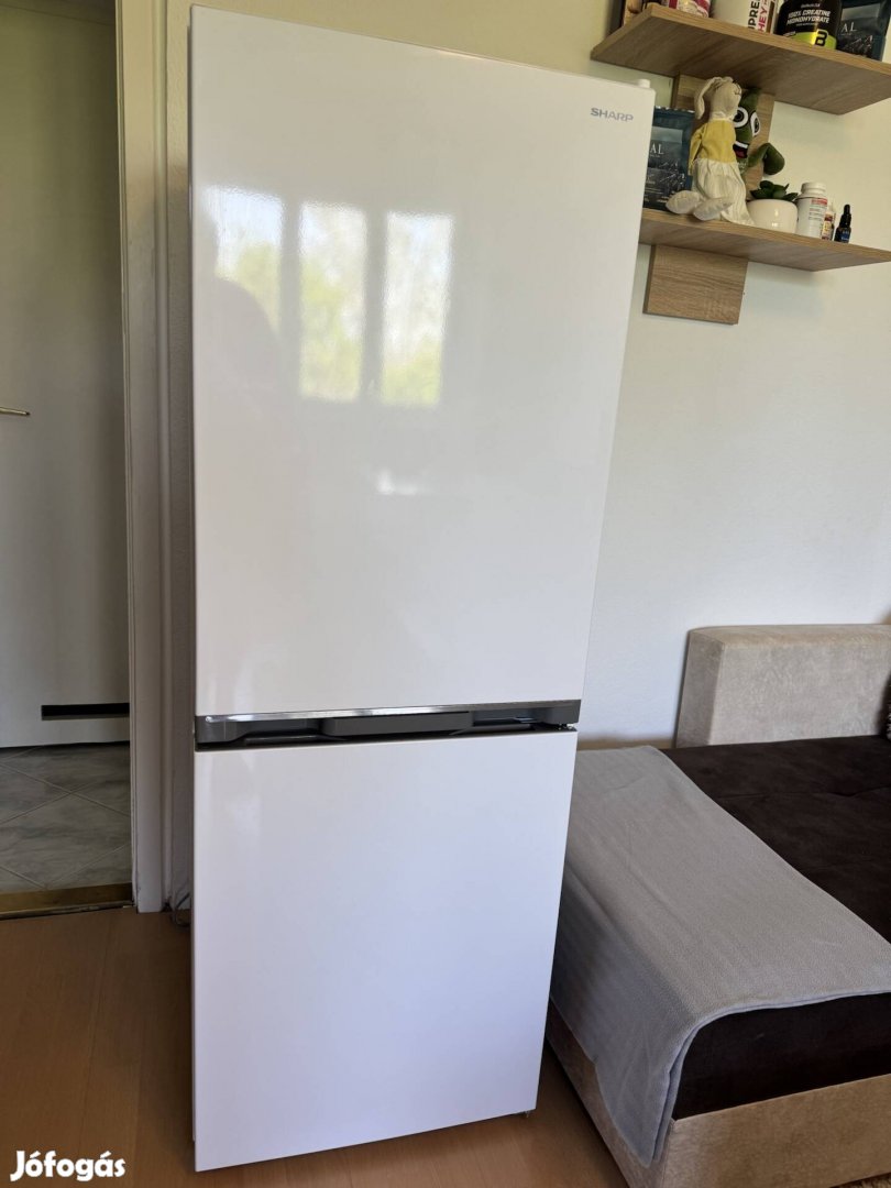 Szinte vadonatúj! Sharp alulfagyasztós hűtőszekrény hűtő 152cm magas