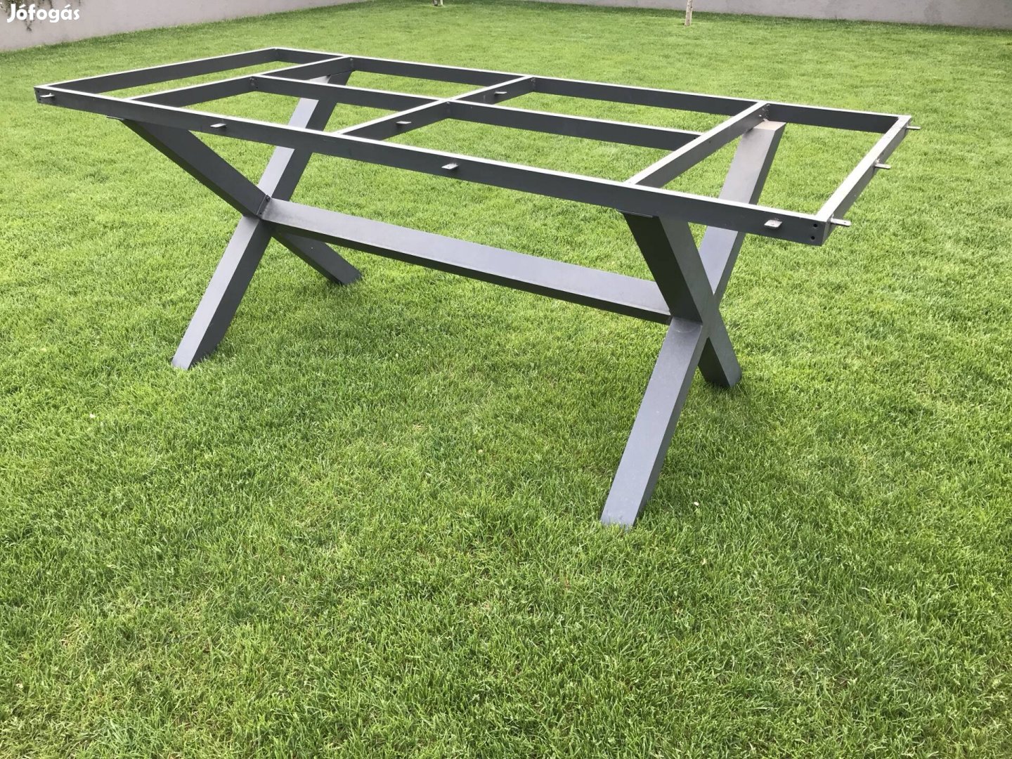 Szinterezett aluminium kerti asztal váz / láb eladó 