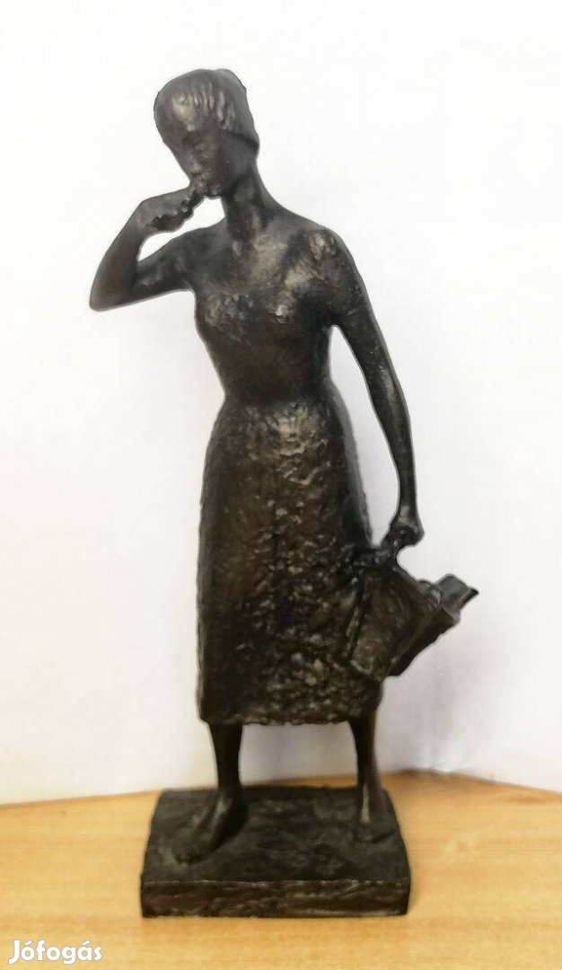Szintetikus gyanta, bronz bevonatos szobor: Vera van Hasselt Holland