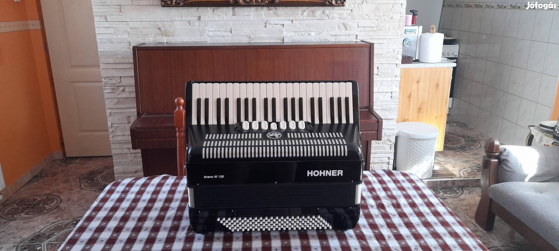 Szintetizátor csere érdekelhet! Hohner bravo lll 120 harmonika!