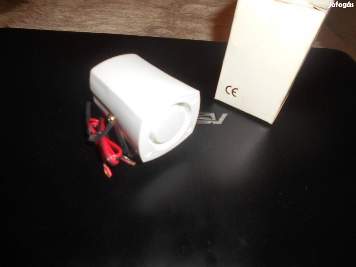 Sziréna eladó, Ócsa