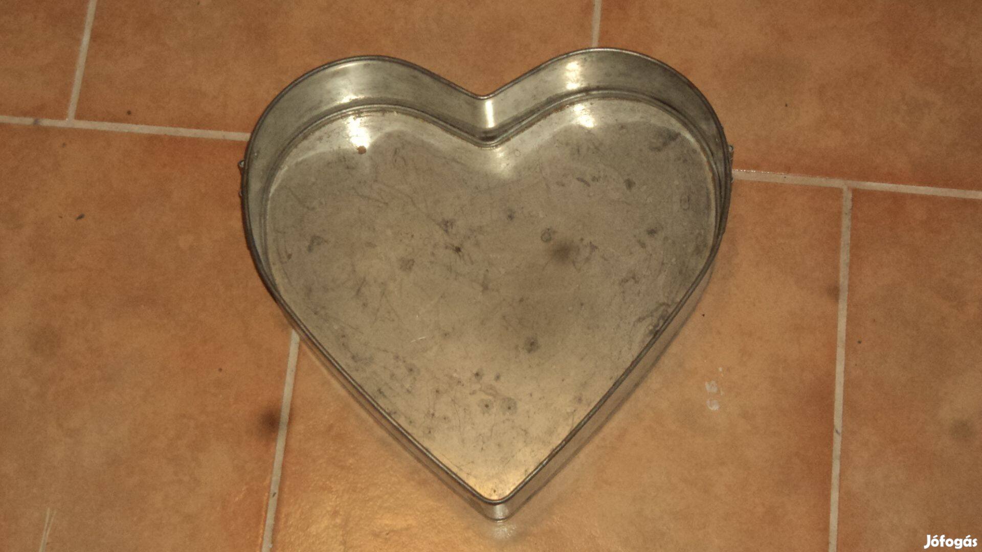 Szív alakú forma sütéshez
