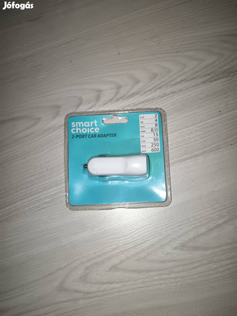 Szivargyújtó töltő.