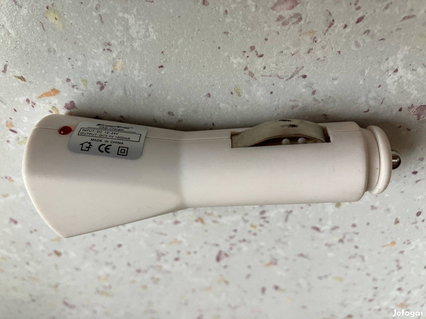 Szivargyújtós autós adapter 12-24V-ról 5V-ra