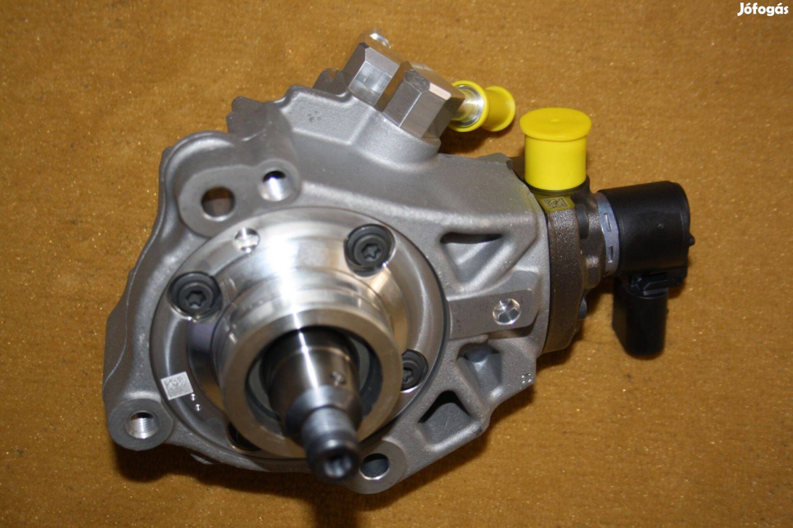 Szivattyú Hyundai KIA 1.6 CRDI 33100-2U000 331002U000