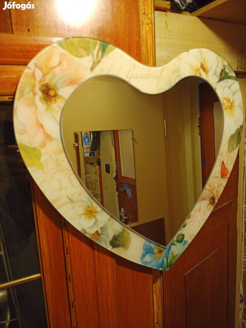 Szívecskés Fali Tükör eladó