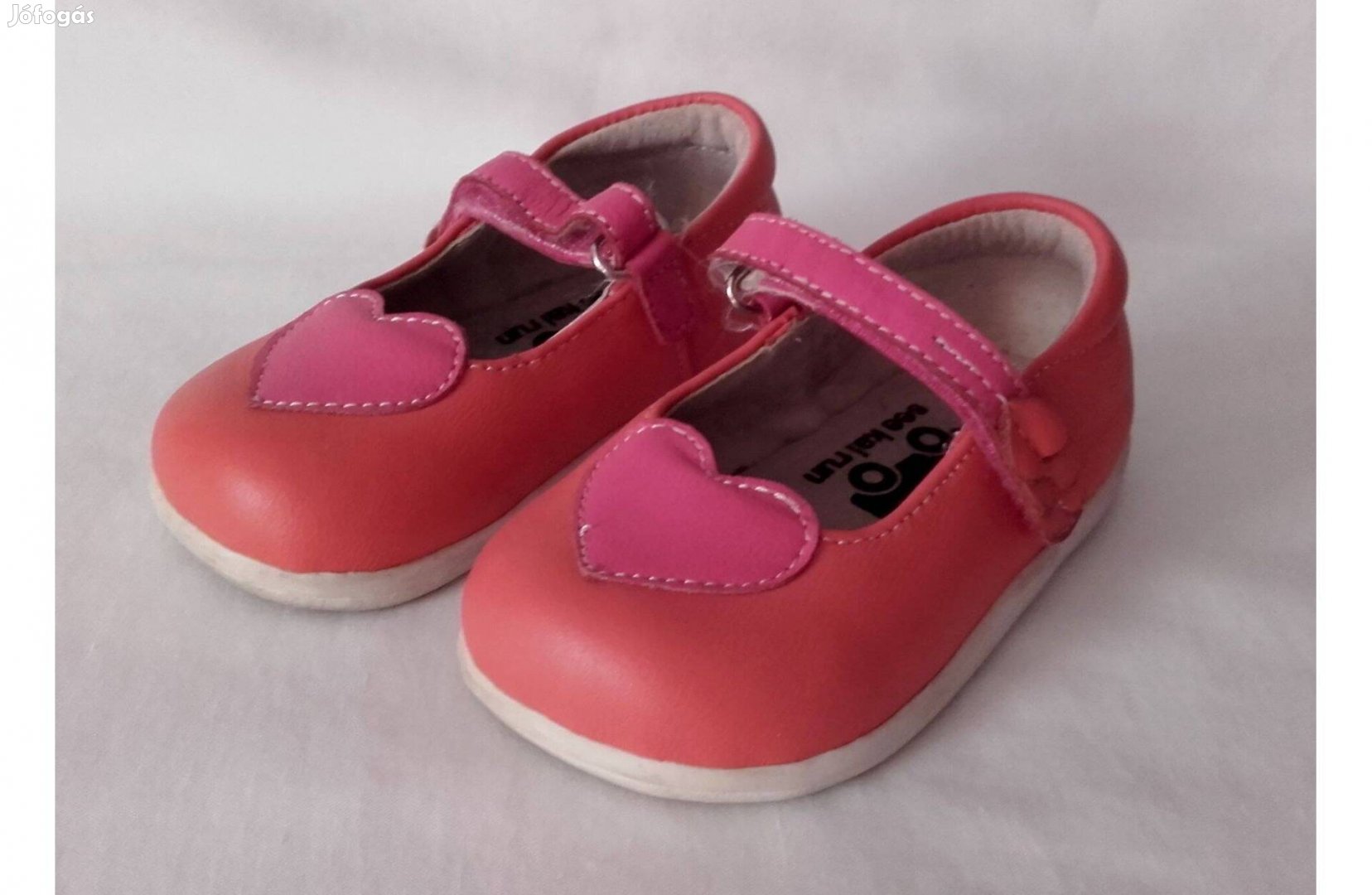 Szívecskés kislány cipő, bth: 12 cm