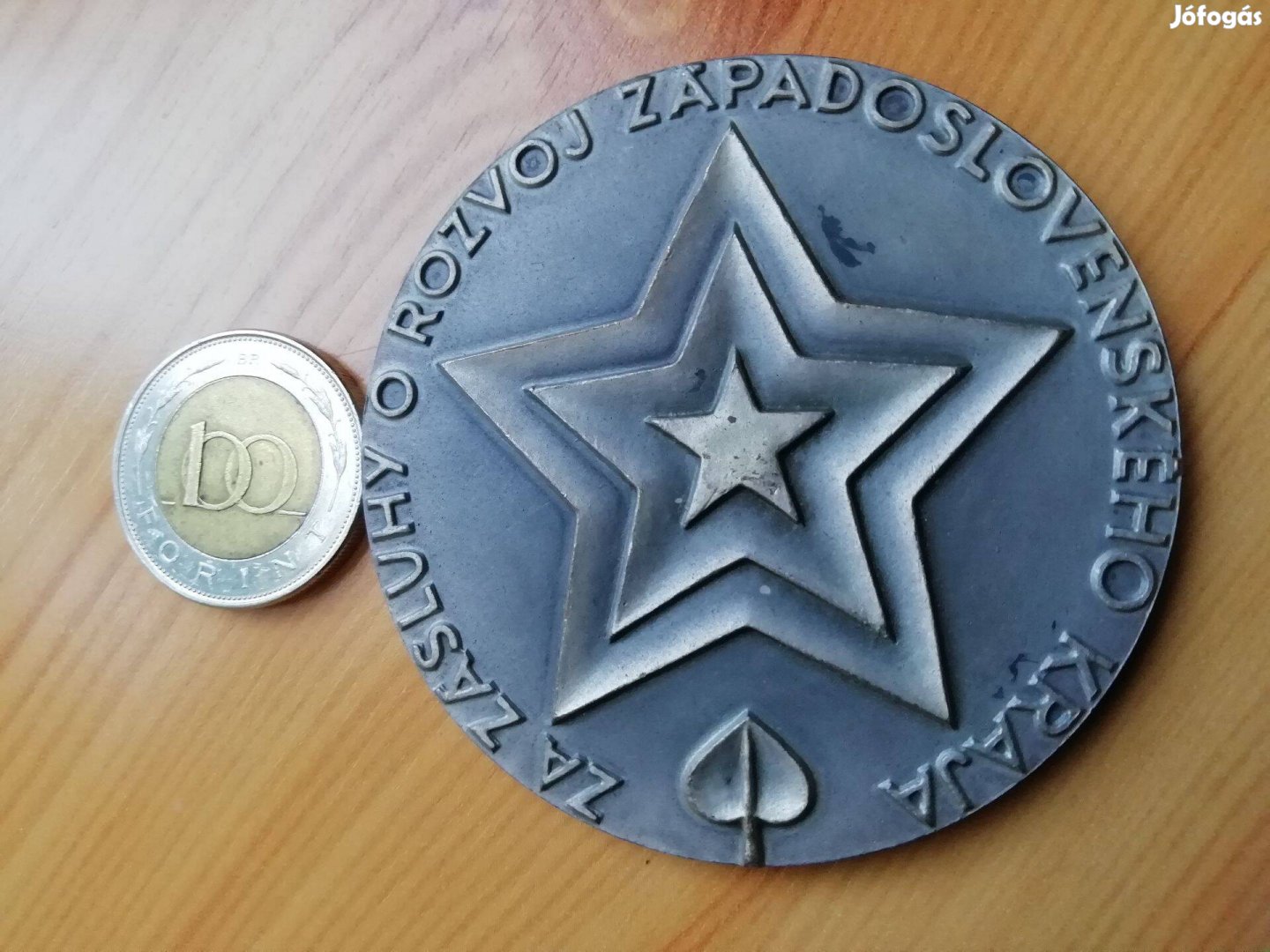 Szlovák ezüstpatinázott emlékérem