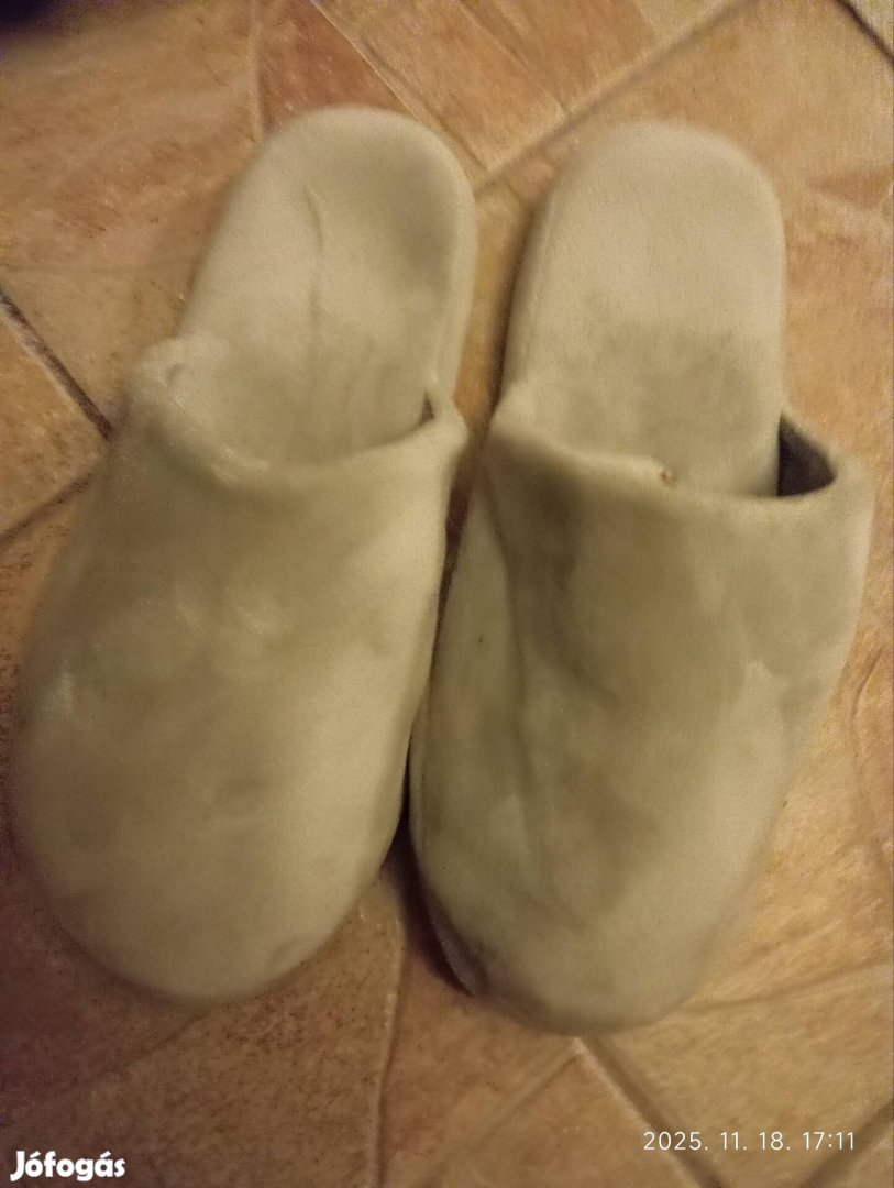 Szoba papucs41puha,bársonyos,gumis talp