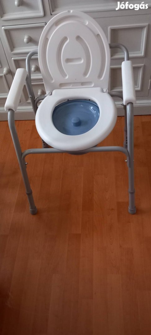 Szoba wc, fürdető szék