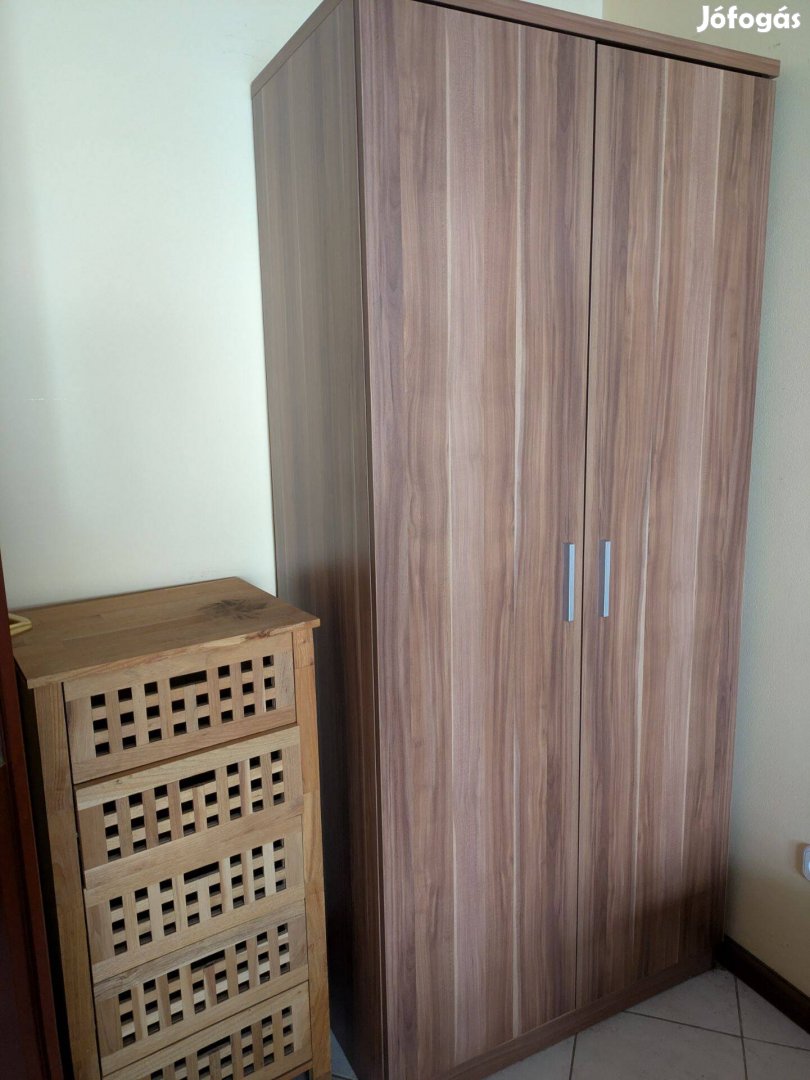 Szobabútor elemes tárolókkal