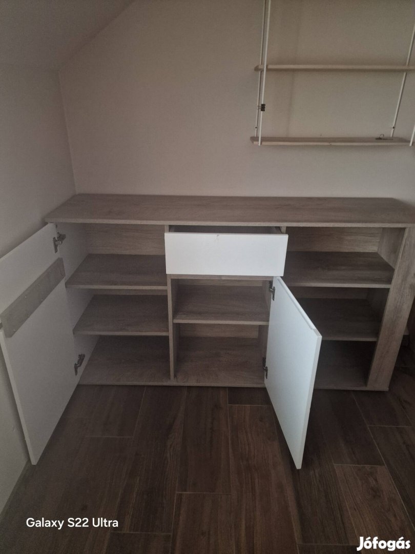 Szobabútor fehér szinben