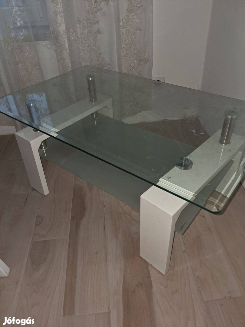 Szobabútor üvegasztal