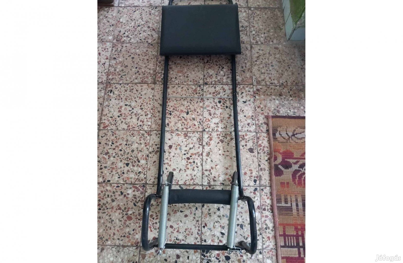 Szobai tornapad, hasizom erősítésre