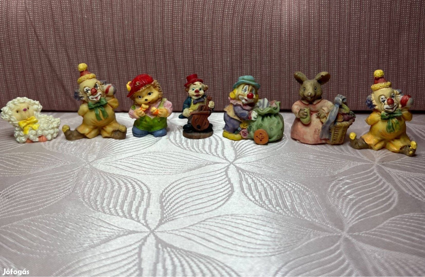 Szobor figurák bohóc, sün, bárány, maci, egér