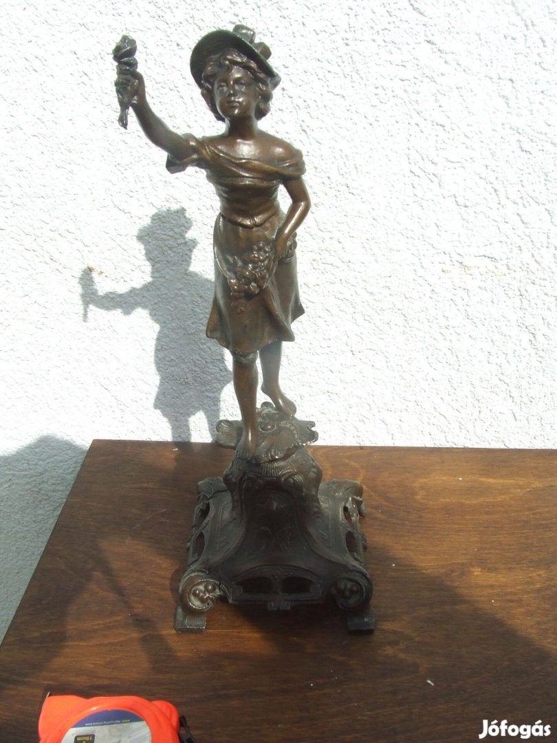 Szobor rózsa