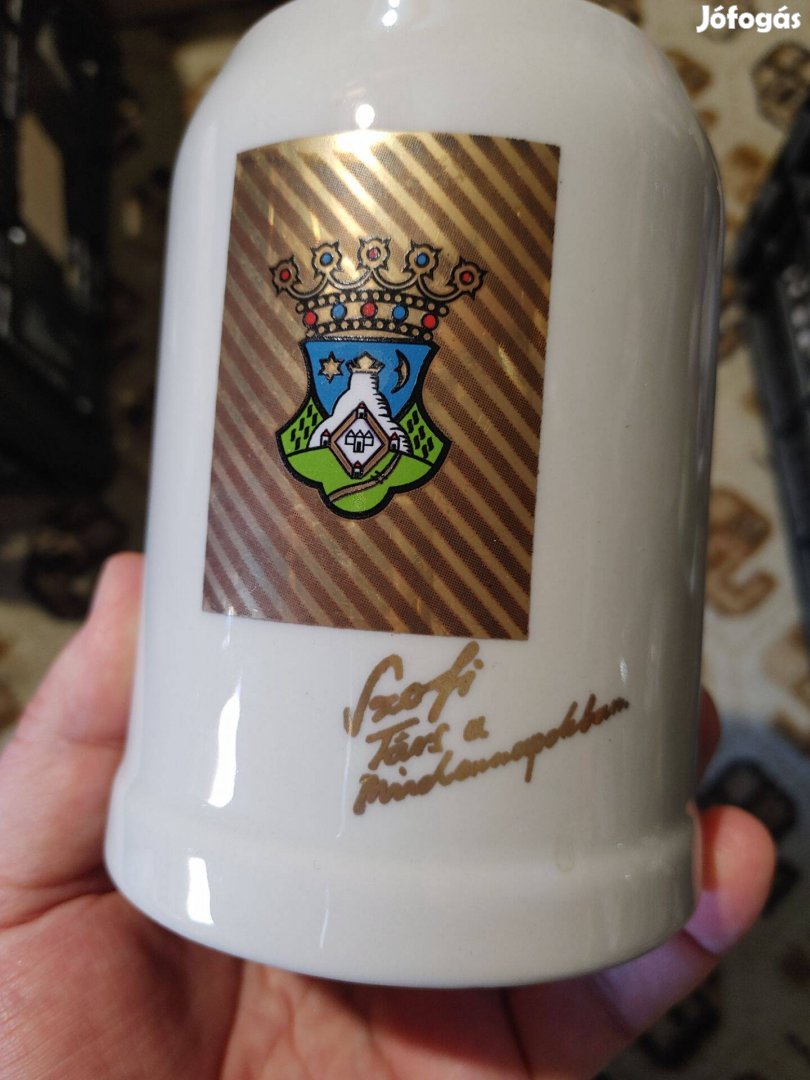 Szofi Sophianae Társ a mindennapokban sörös korsó