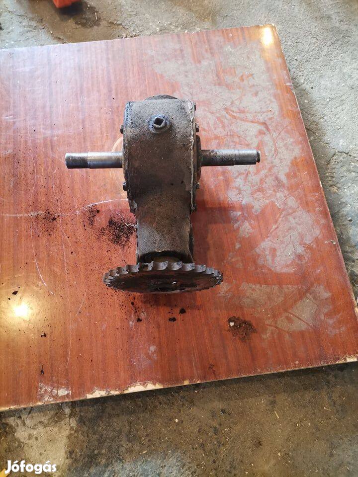 Szöghajtás derékszöghajtás T hajtás eladó, cserélhető